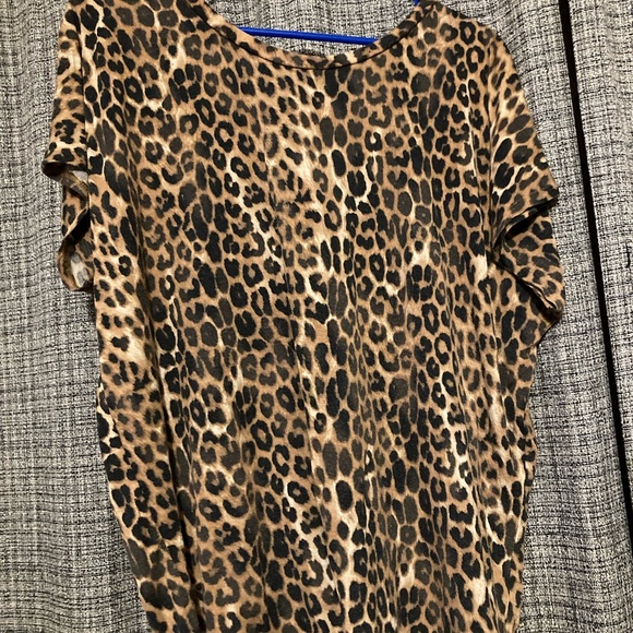 Express Leopard print top, size L - Picture 2 of 5